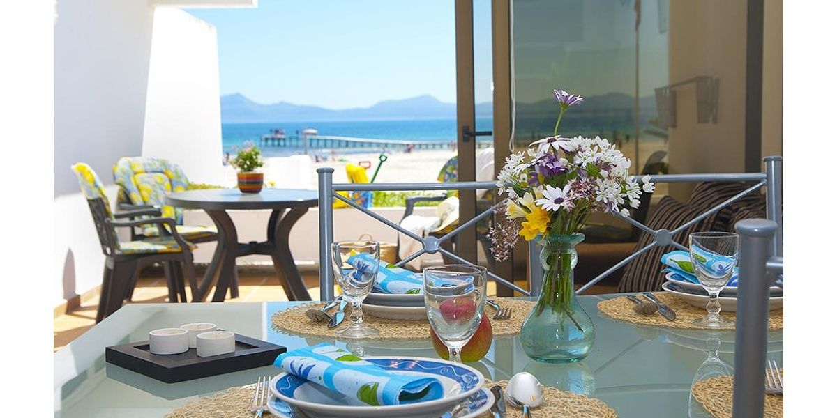 Apartamento Playa de Alcudia - En primera línea de playa, zonas comunes tienen vistas increíbles y espectaculares del mar.