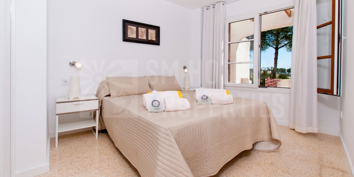 You can enjoy beautiful views of the sea and the beach from the bedroom.